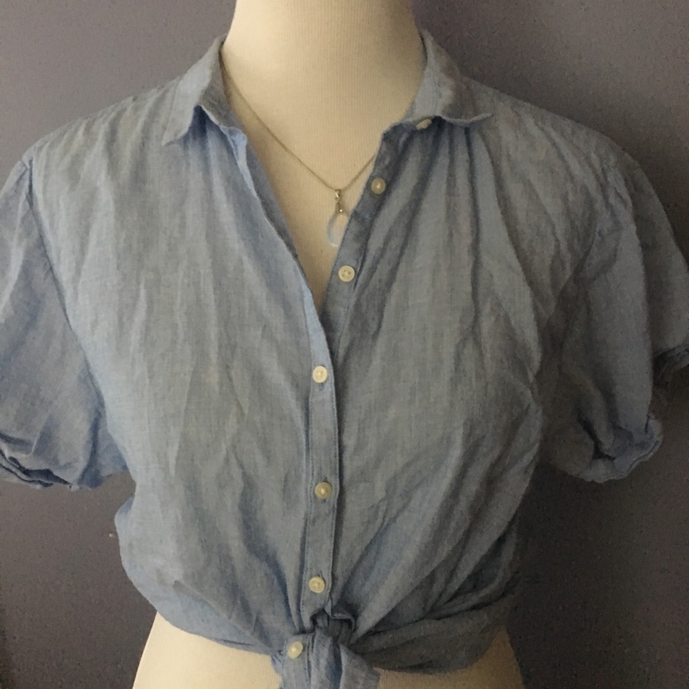 💕Woman’s blue button down